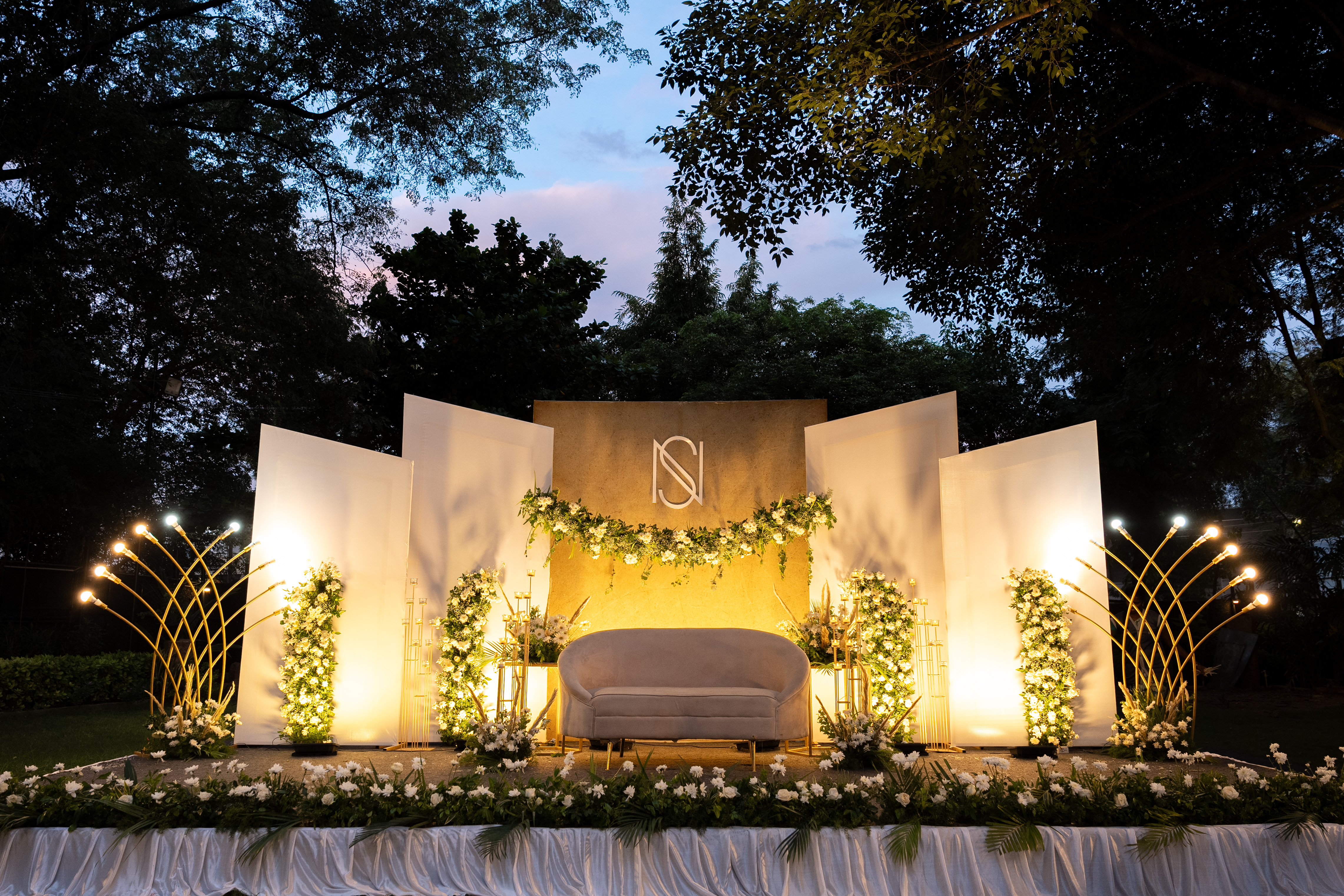 AKNK Palace evening stage